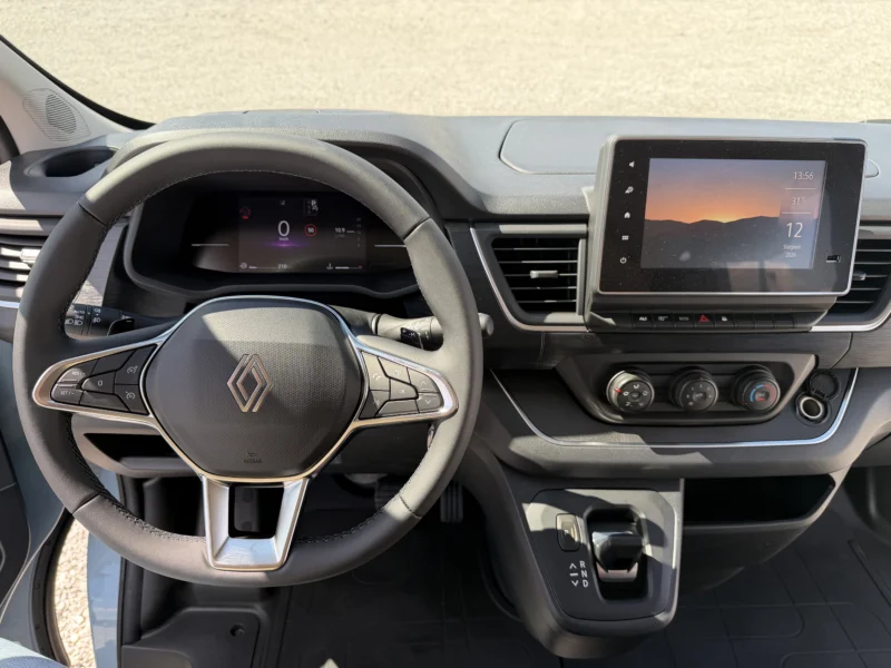 Renault Trafic 2026 9-osobowy — zdjęcie 2